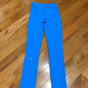 Lululemon size 4 turquoise straight leg leggings